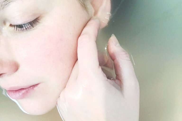 Titelbild zu „Aussehen wie ein Star: Mit einer Hydrafacial-Behandlung zum Hollywood-Look“